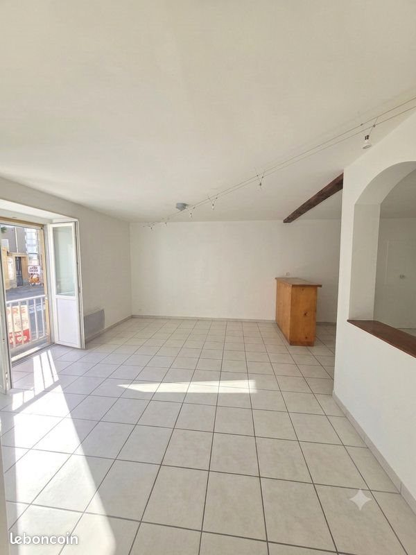 Appartement à louer, 50m², Génelard