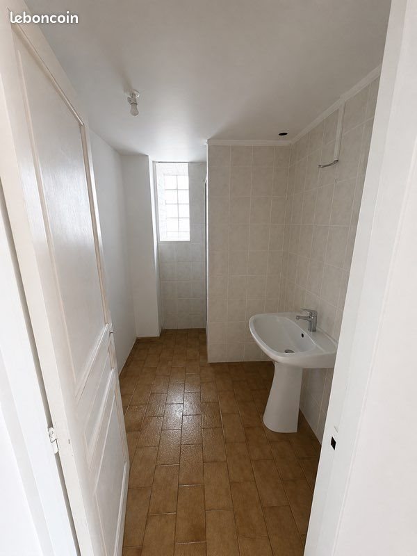 Appartement à louer, 65m², Bléneau