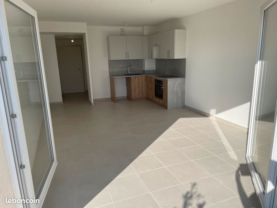Appartement à louer, 65m², Cogolin
