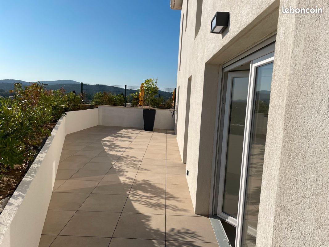 Appartement à louer, 65m², Cogolin
