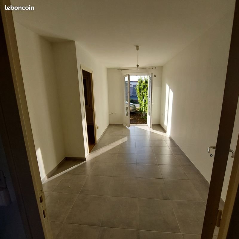 Appartement à louer, 33m², Saintes
