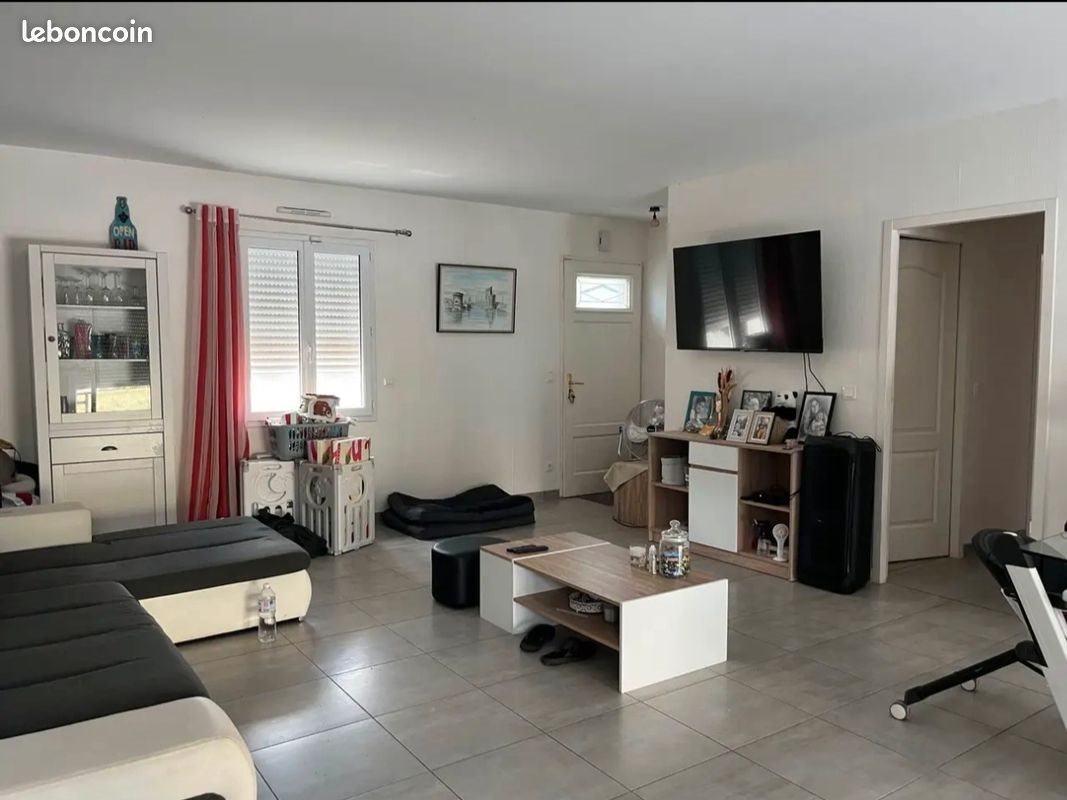 Maison à louer, 85m², Exireuil