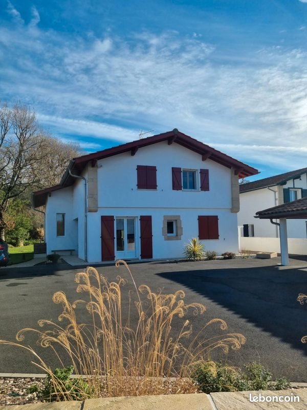 Maison à louer, 180m², Saint-Pée-sur-Nivelle
