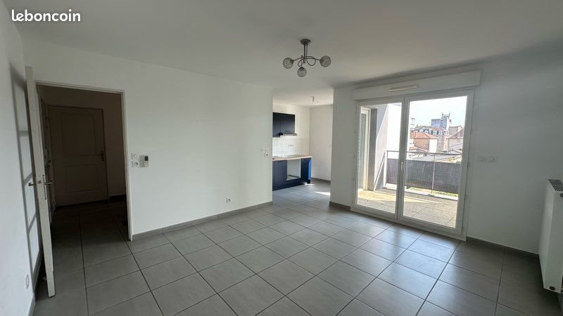 Appartement à louer, 49m², Meyzieu