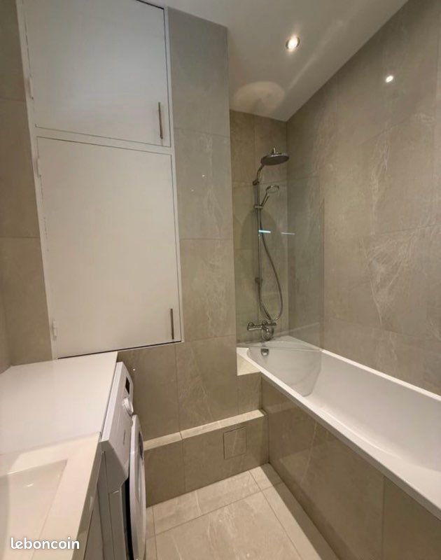 Appartement à louer, 64m², Antibes
