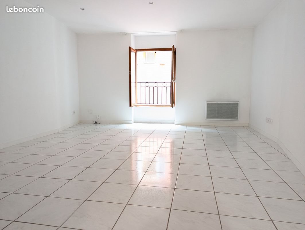 Appartement à louer, 75m², La Roquebrussanne