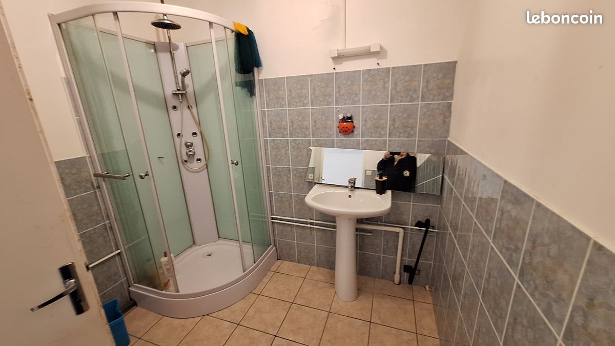 Appartement à louer, 83m², Oust