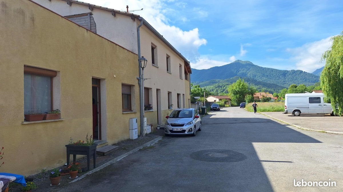 Appartement à louer, 83m², Oust