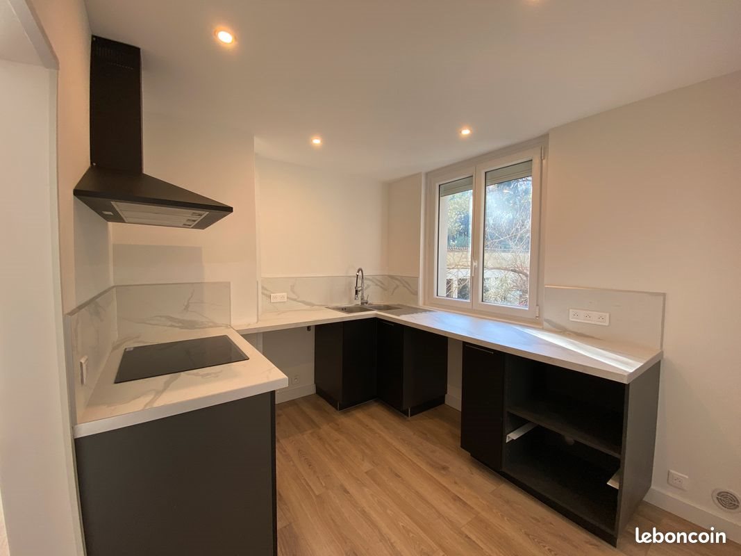 Appartement à louer, 65m², Ajaccio