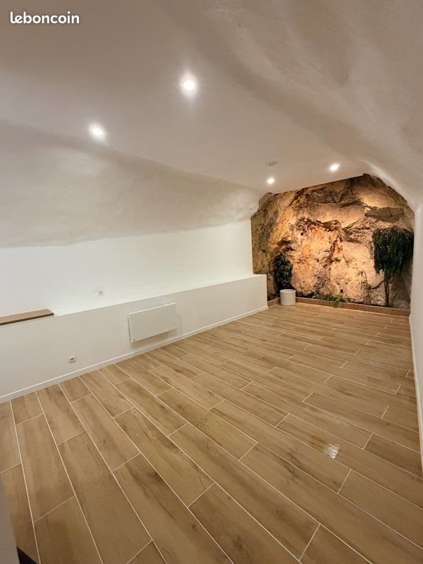 Appartement à louer, 67m², Entrecasteaux