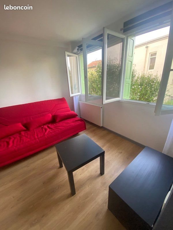 Appartement à louer, 27m², Saint-Etienne