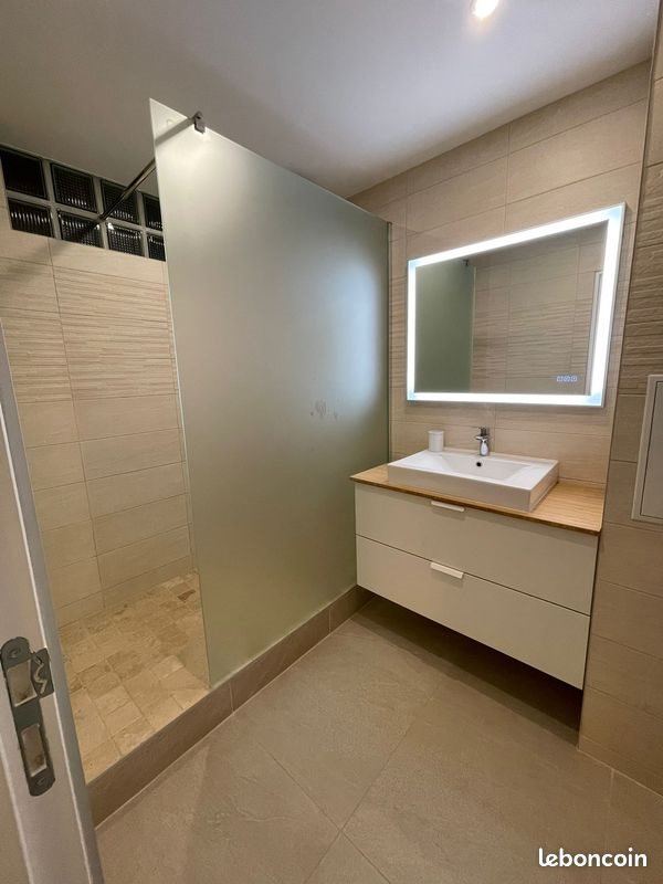 Appartement à louer, 49m², Courbevoie