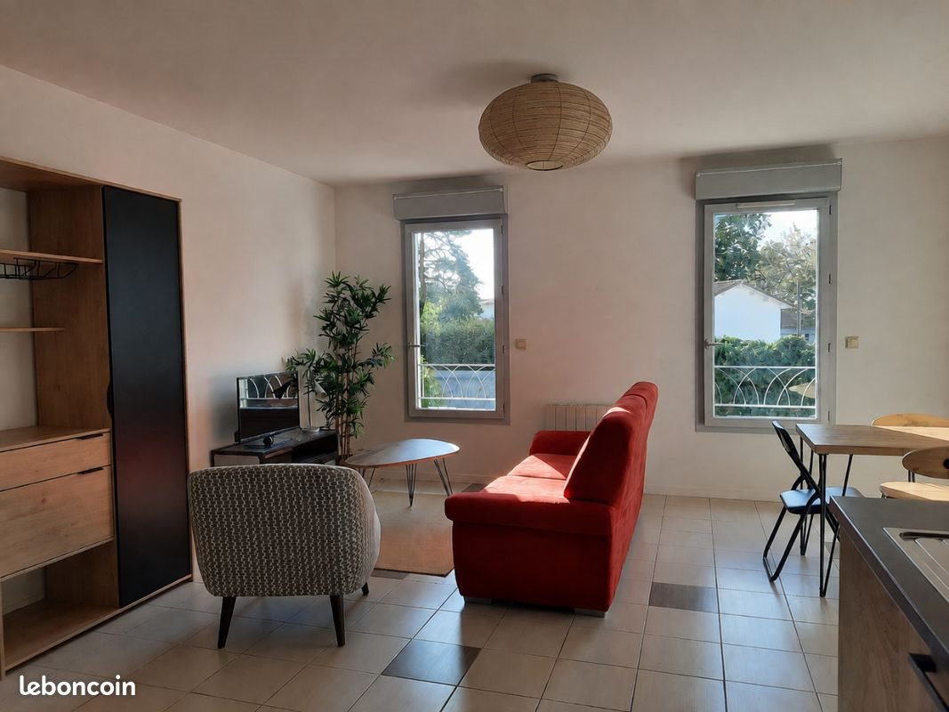 Appartement à louer, 59m², Saintes