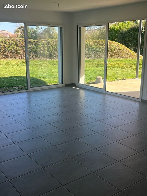 Maison à louer, 80m², Roquefort