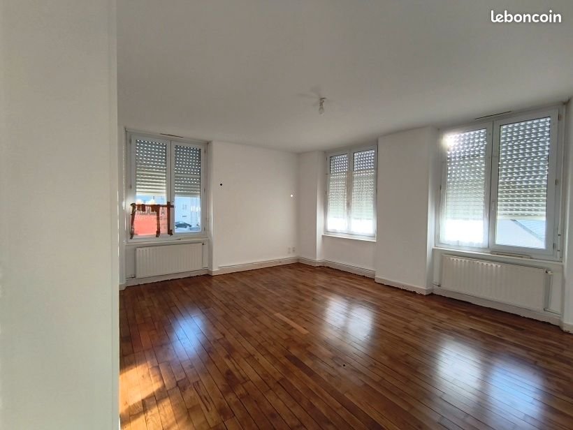 Appartement à louer, 120m², Saint-Hilaire-du-Harcouët