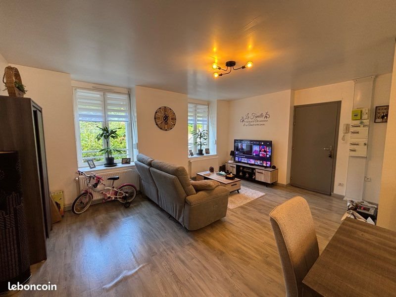 Appartement à louer, 90m², Sedan