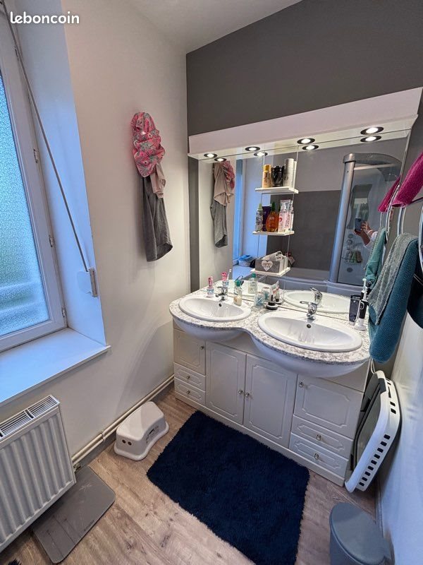 Appartement à louer, 90m², Sedan