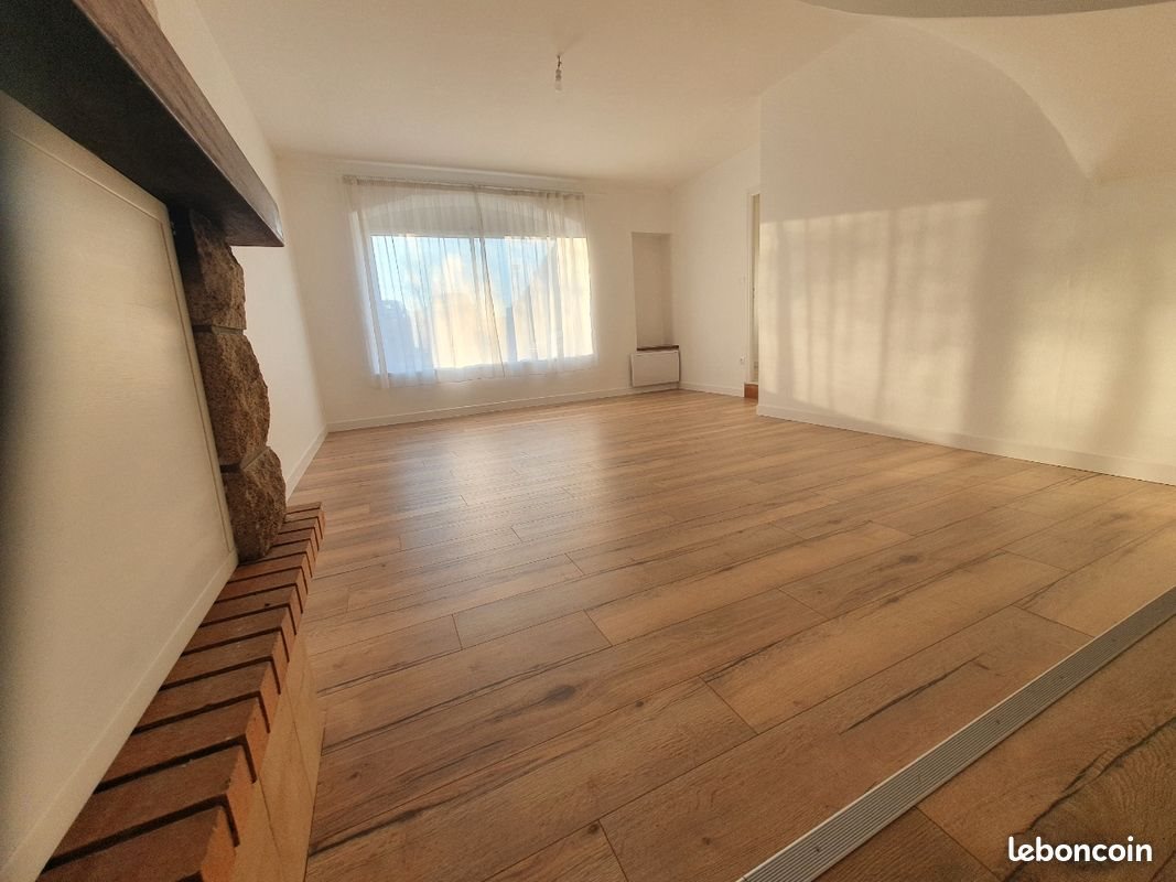 Maison à louer, 120m², Rostrenen
