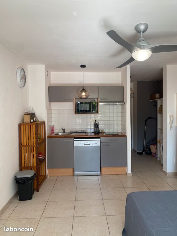 Appartement à louer, 22m², Saint-Gilles-les-Bains