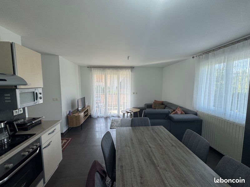 Appartement à louer, 64m², Sillingy
