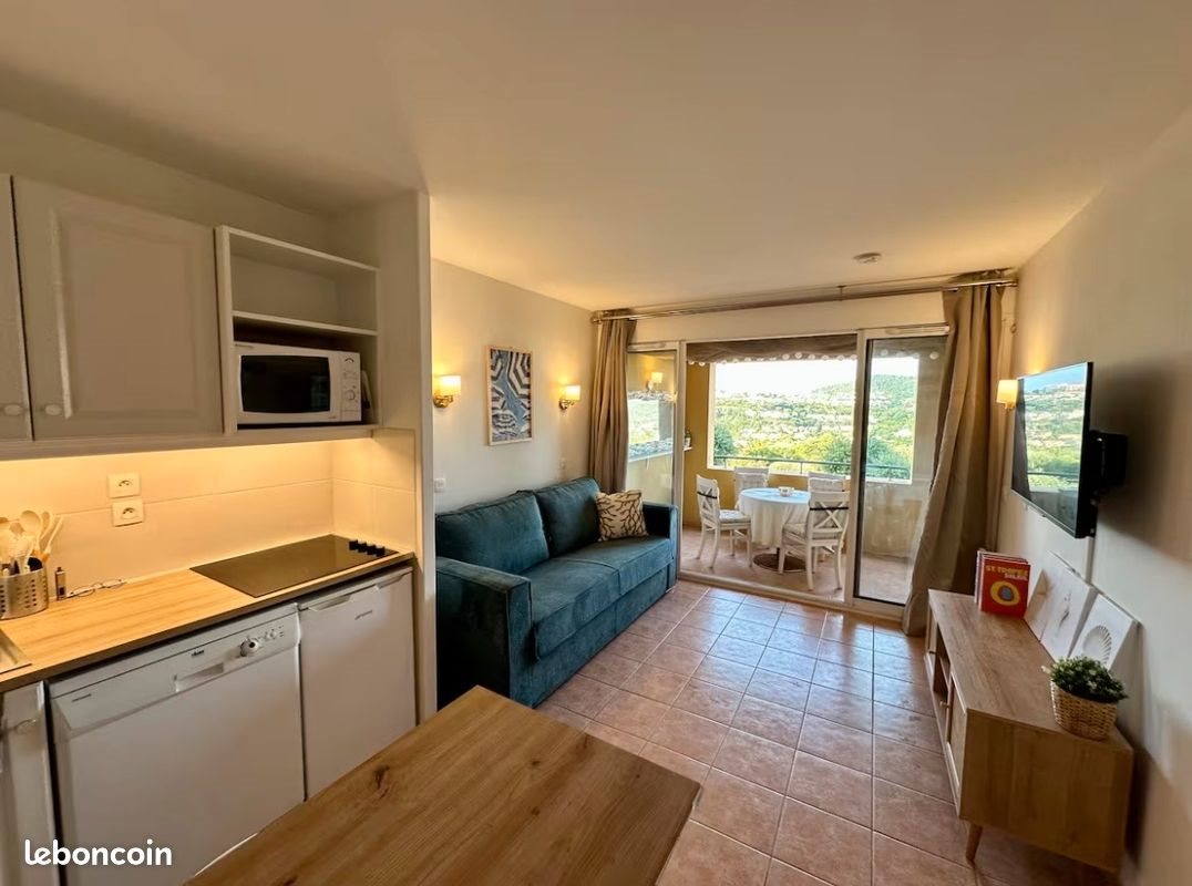 Appartement à louer, 27m², Roquebrune-sur-Argens