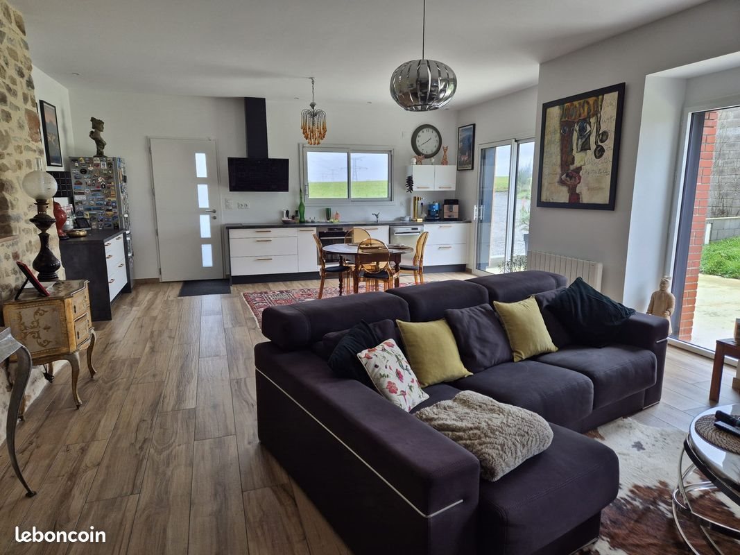 Maison à louer, 110m², Domalain