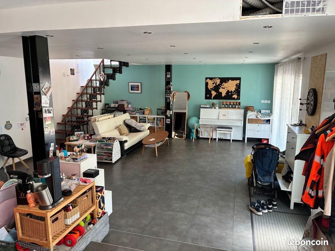 Maison à louer, 210m², Vénissieux