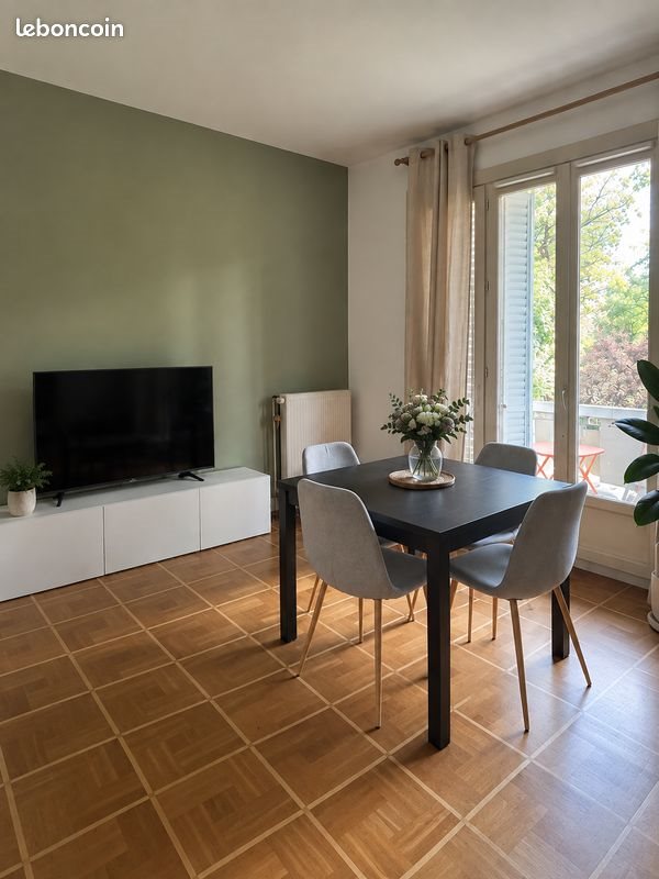 Appartement à louer, 78m², Écully