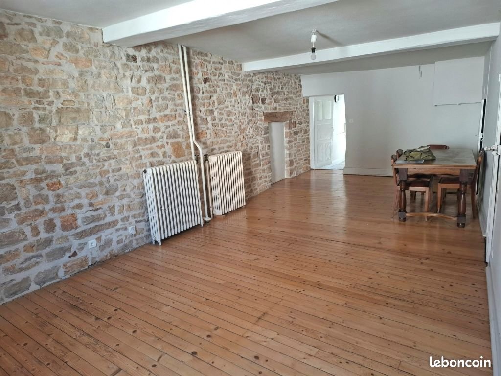 Maison à louer, 110m², Saint-Amour