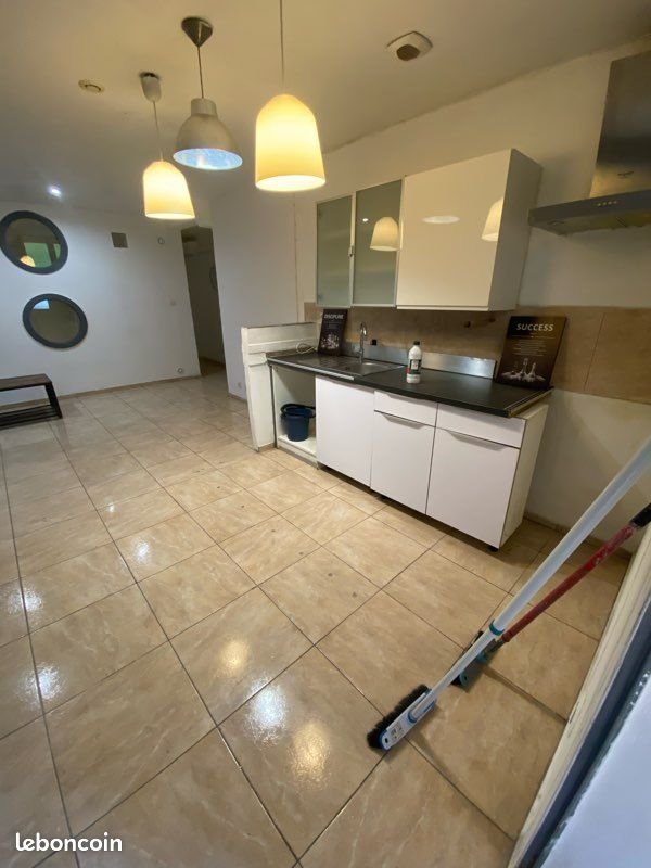 Appartement à louer, 45m², Marseille 15ème