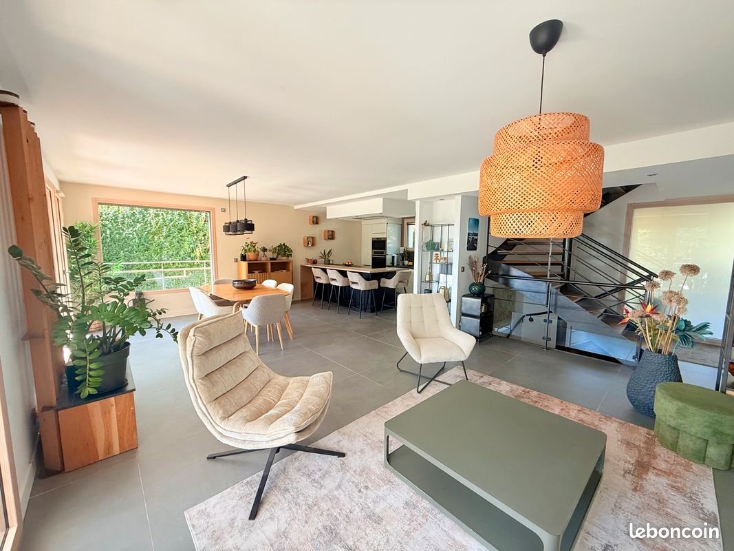 Maison à vendre, 219m², Argonay