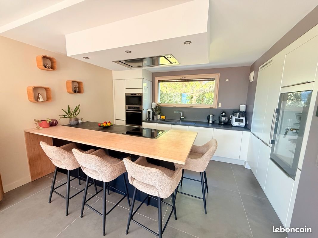 Maison à vendre, 219m², Argonay