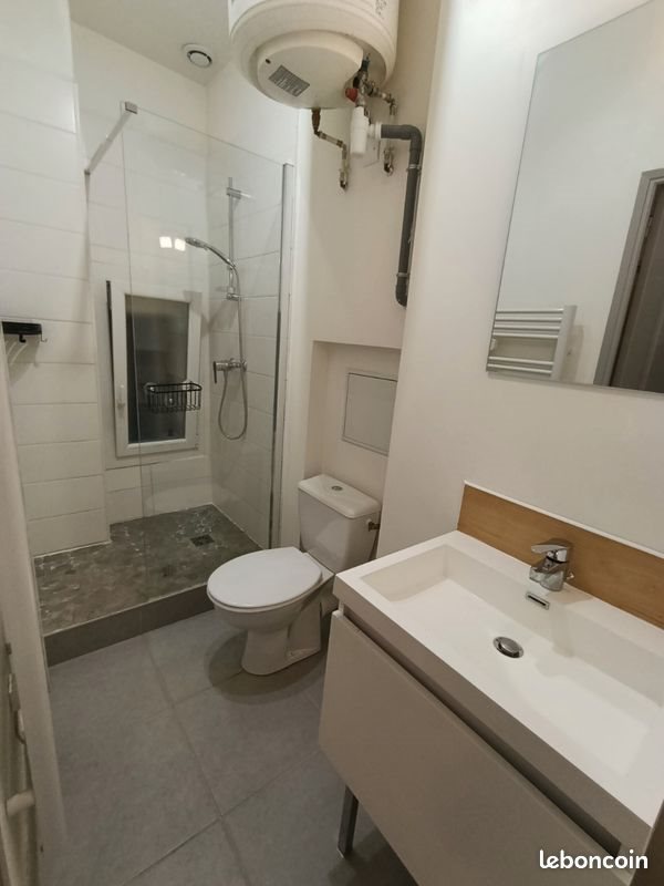 Appartement à louer, 28m², Pélissanne