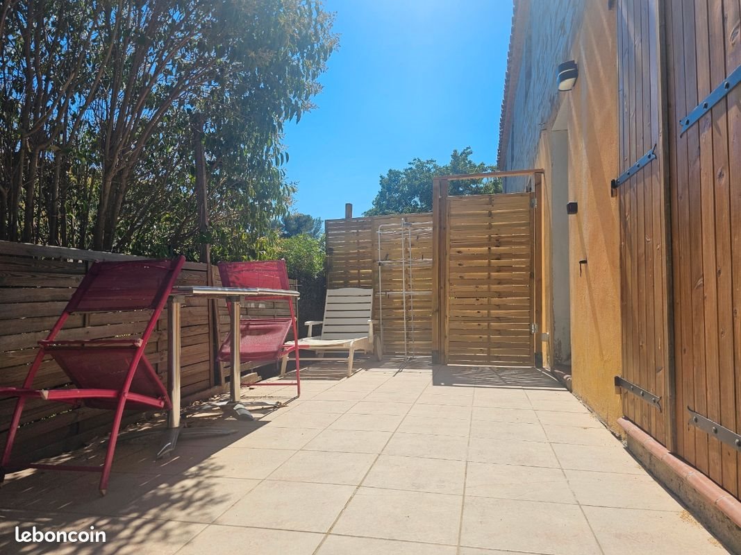 Appartement à louer, 22m², Carqueiranne