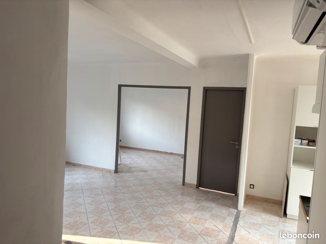 Appartement à louer, 65m², Orange