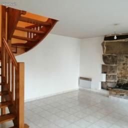 Maison à louer, 64m², Langoëlan