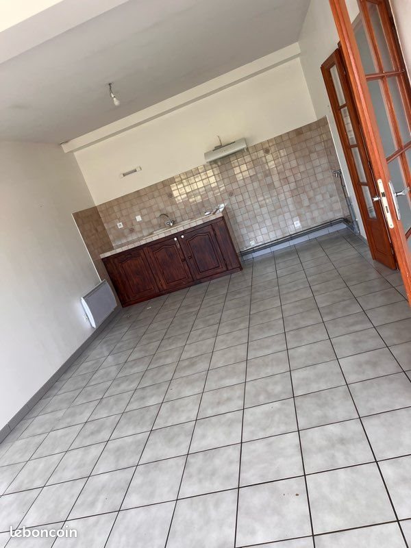 Appartement à louer, 85m², Montcuq