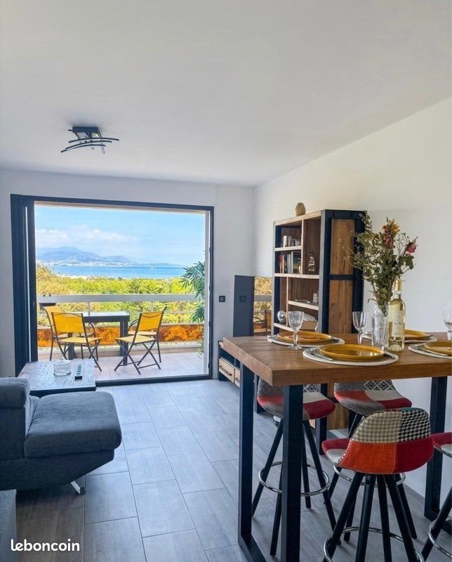 Appartement à louer, 63m², Antibes