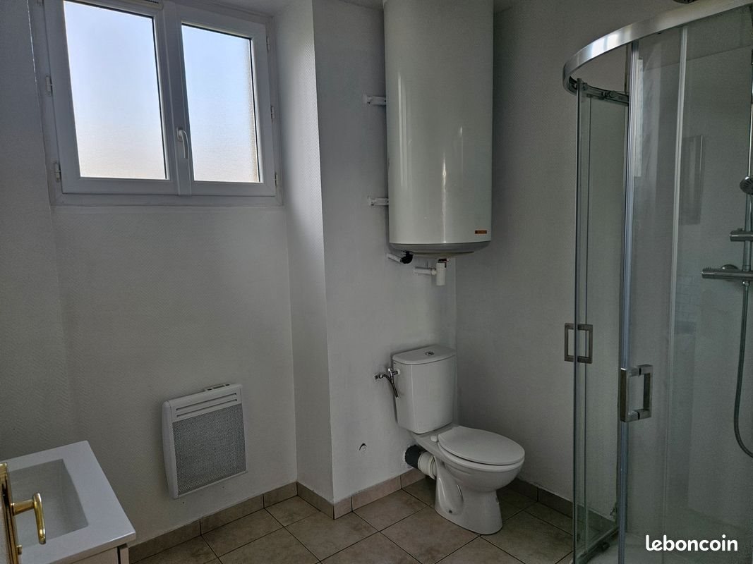 Appartement à louer, 45m², Salignac-Eyvigues