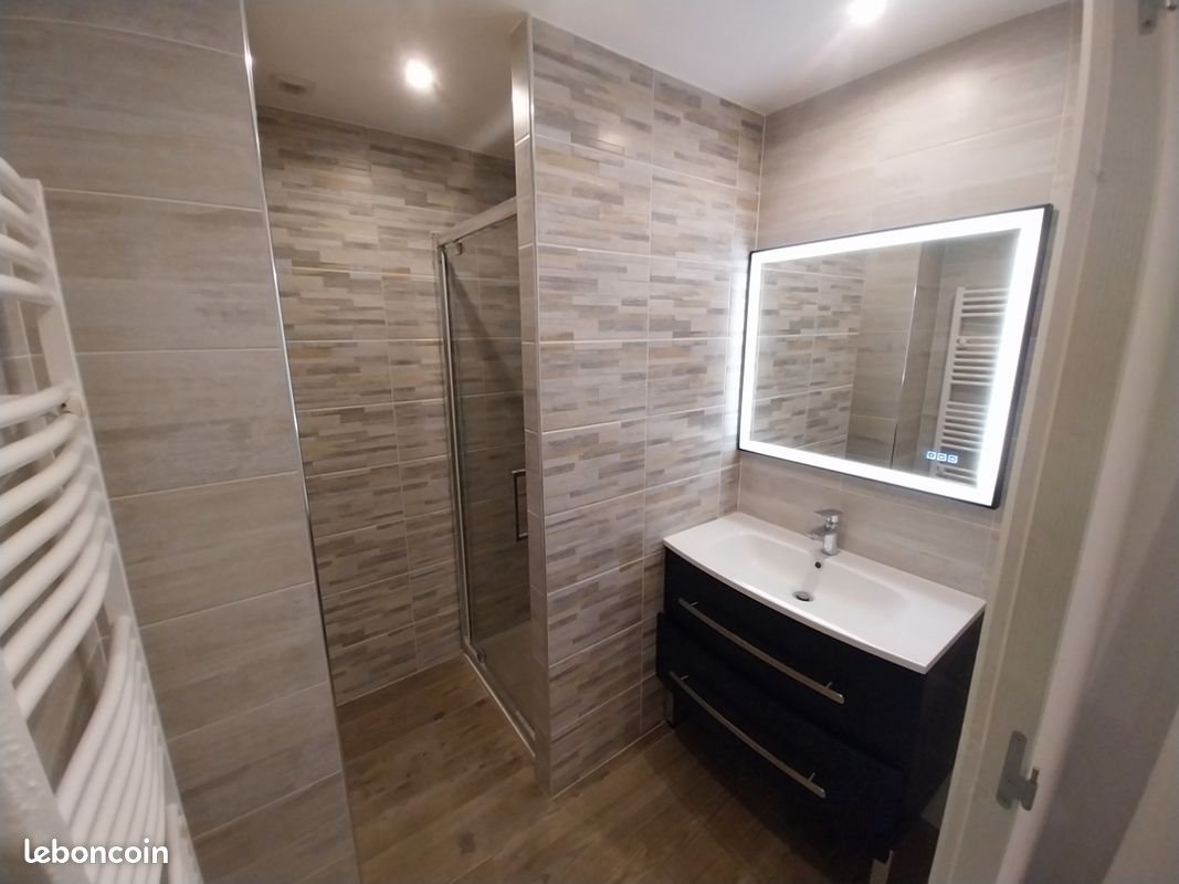 Appartement à louer, 42m², Cuers