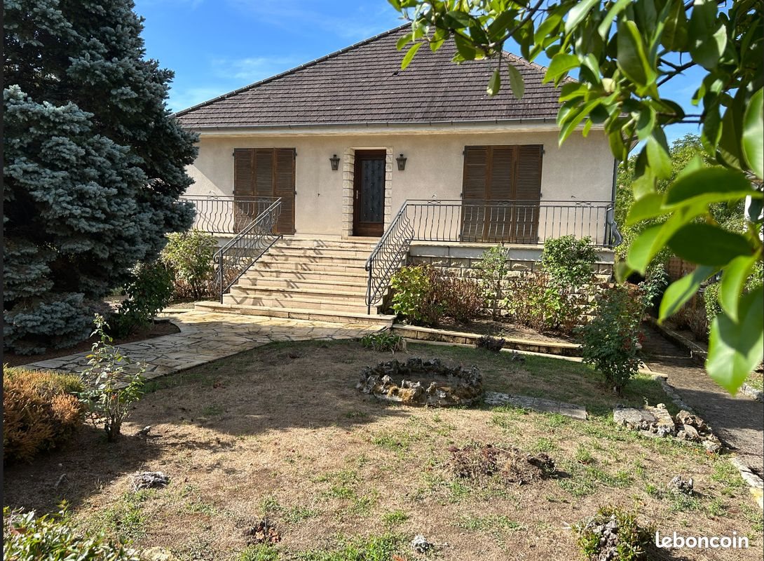 Maison à vendre, 158m², Saint-Amand-Montrond