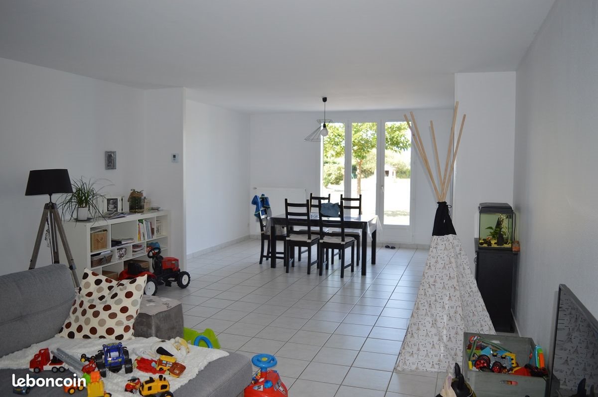 Maison à louer, 112m², Saint-Just-Saint-Rambert