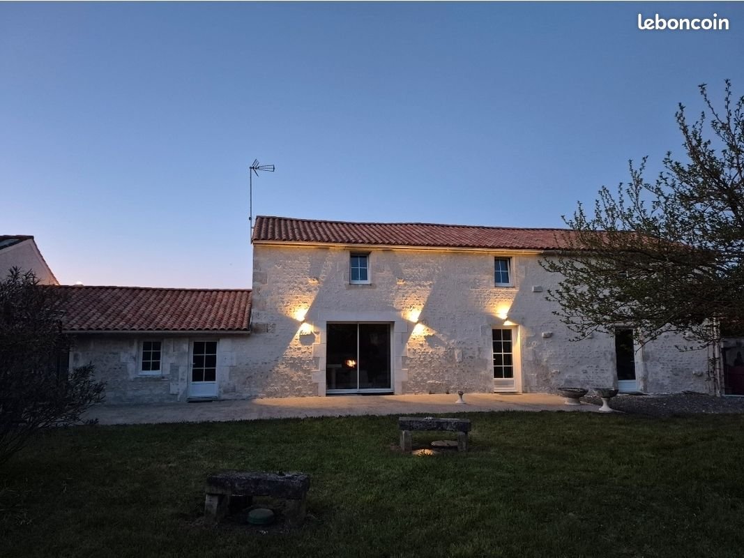 Maison à vendre, 218m², Les Magnils-Reigniers