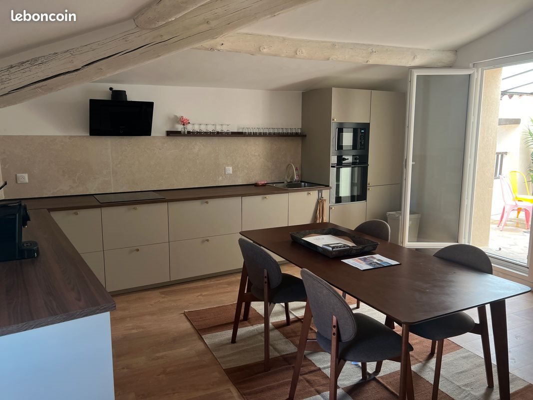 Maison à louer, 90m², Éguilles