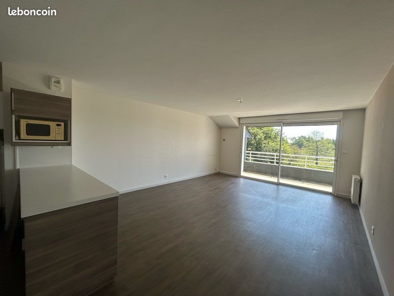 Appartement à louer, 73m², Theix
