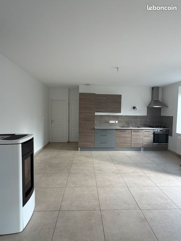 Maison à louer, 90m², Mézeray