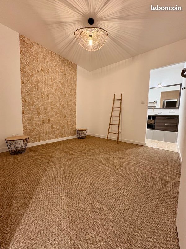 Maison à louer, 140m², Ardillières