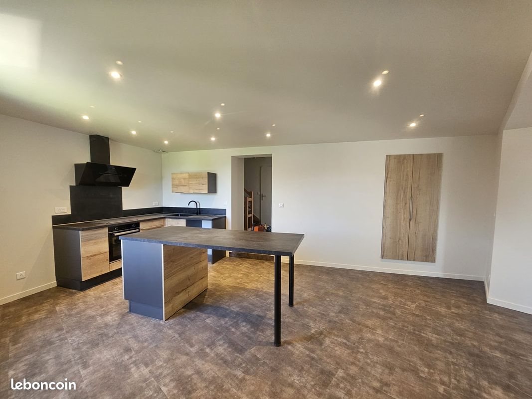 Maison à louer, 153m², Sarcey