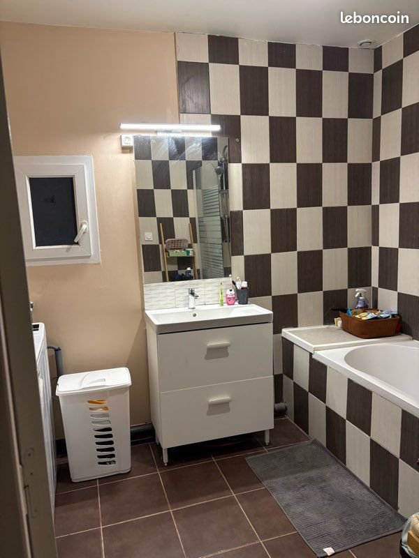 Maison à louer, 85m², Avensan