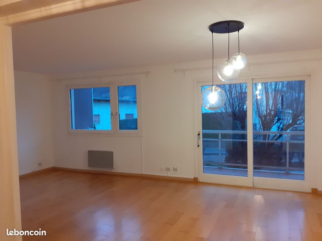 Appartement à louer, 93m², Saint-Jean-de-Maurienne